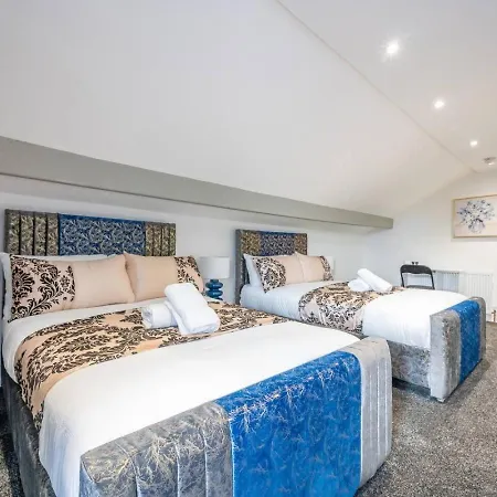 10w - For Your Relaxed & Cosy Leeds (West Yorkshire)