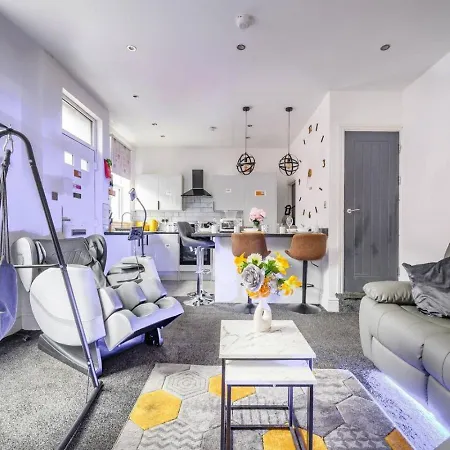 10w - For Your Relaxed & Cosy * Leeds (West Yorkshire)